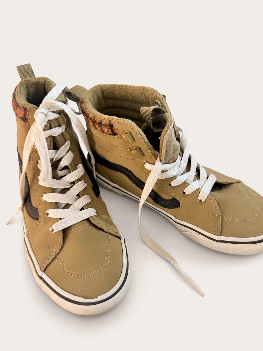 Vans Kids High-Top Boots in Tan with Black Stripe